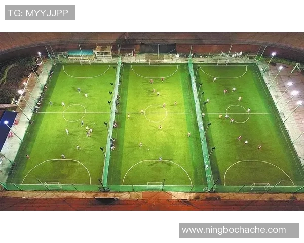 足球明星主题桌布设计灵感与创意分享让你的空间充满运动激情与活力 足球明星主题桌布设计灵感与创意分享让你的空间充满运动激情与活力